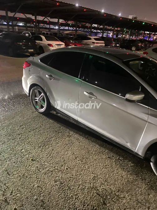 فورد فوكس 2015 أبيض مستعملة للبيع - 6