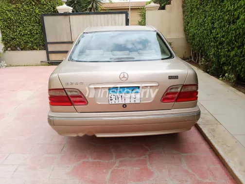 Mercedes E 240 2000 Gold Used for Sale - 3