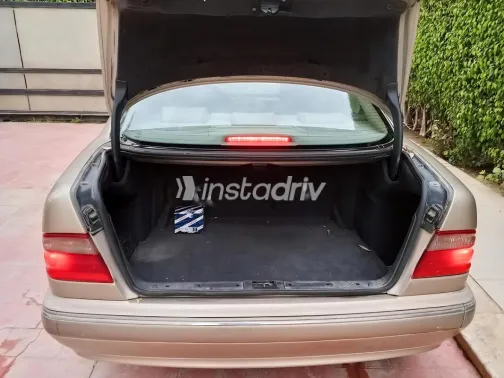 Mercedes E 240 2000 Gold Used for Sale - 7