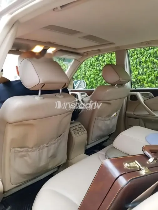 Mercedes E 240 2000 Gold Used for Sale - 8