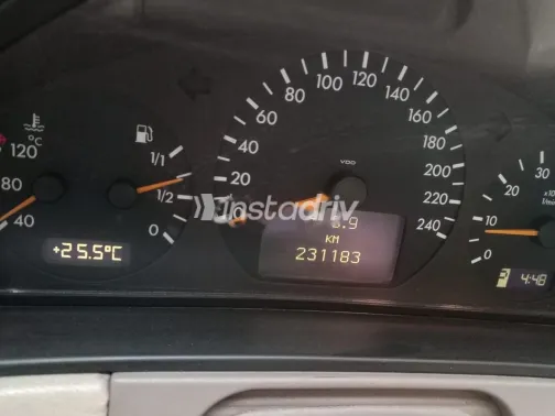 Mercedes E 240 2000 Gold Used for Sale - 10