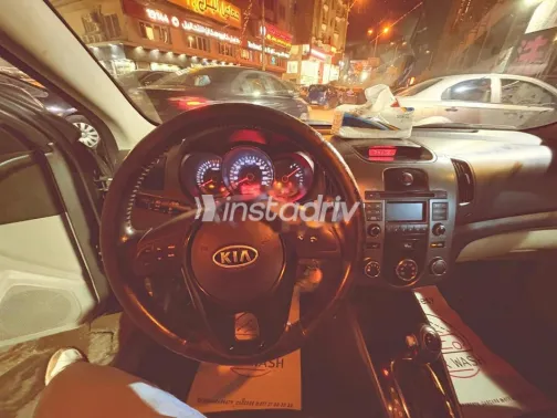 كيا سيراتو 2013 فضي مستعملة للبيع - 8