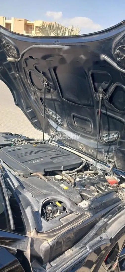 Jaguar F-Type 2023 Black Used for Sale - 8