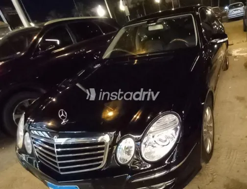 مرسيدس E 200 2007 أسود مستعملة للبيع - 2