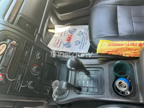 جيب جراند شيروكي 2000 أبيض مستعملة للبيع - 2