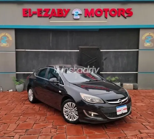 اوبل أسترا 2015 رمادي مستعملة للبيع - 3