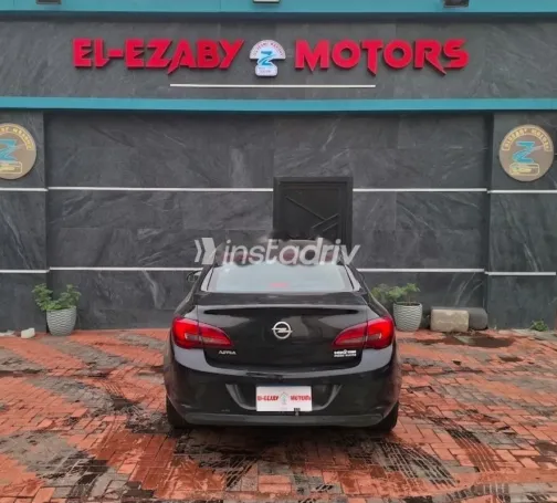 اوبل أسترا 2015 رمادي مستعملة للبيع - 4