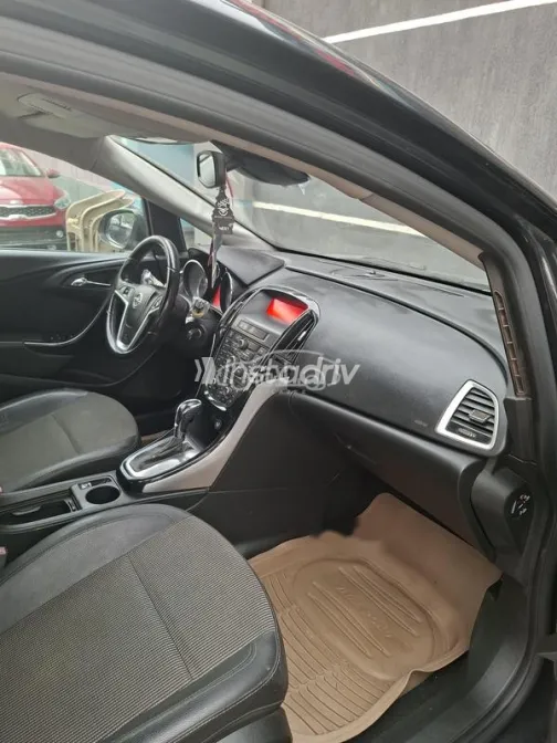 اوبل أسترا 2015 رمادي مستعملة للبيع - 9