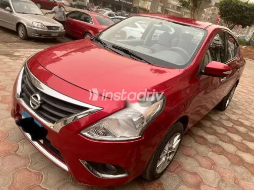 نيسان صنى 2018 أحمر مستعملة للبيع - 2