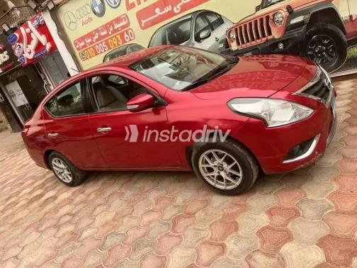 نيسان صنى 2018 أحمر مستعملة للبيع - 3