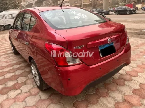 نيسان صنى 2018 أحمر مستعملة للبيع - 4
