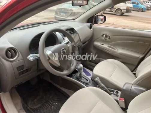 نيسان صنى 2018 أحمر مستعملة للبيع - 7