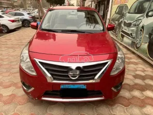 نيسان صنى 2018 أحمر مستعملة للبيع