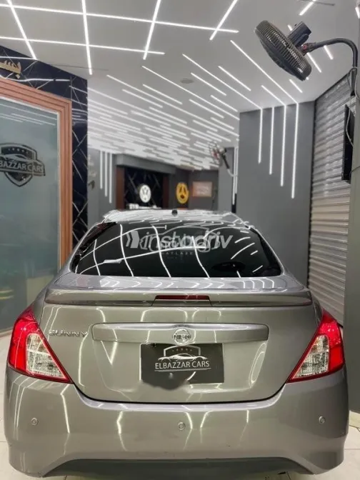 Nissan Sunny 2023 Brown Used for Sale - 7
