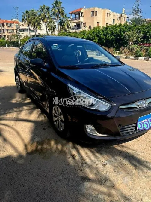 هيونداي اكسنت RB 2017 بني مستعملة للبيع - 2