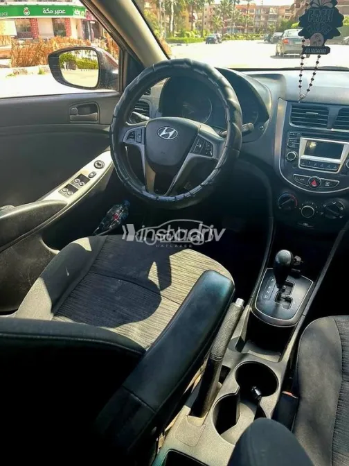 هيونداي اكسنت RB 2017 بني مستعملة للبيع - 7