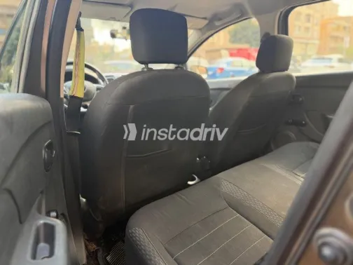 رينو لوجان 2021 بني مستعملة للبيع - 7