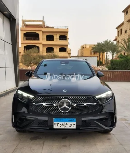 مرسيدس GLC 300 2024 أسود مستعملة للبيع - 1