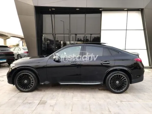 مرسيدس GLC 300 2024 أسود مستعملة للبيع - 5