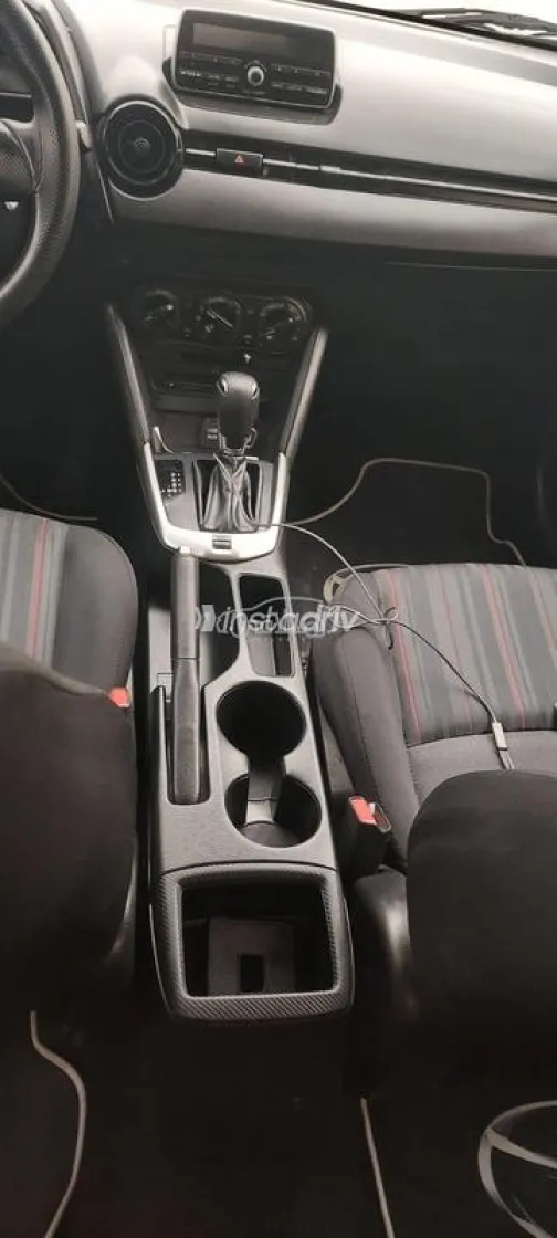 مازدا 2 2017 رمادي مستعملة للبيع - 6