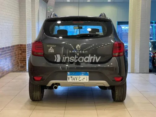 رينو سانديرو  ( ستيب  واى ) 2023 رمادي مستعملة للبيع - 5