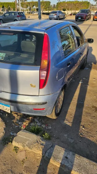 فيات بونتو 2009 أبيض مستعملة للبيع