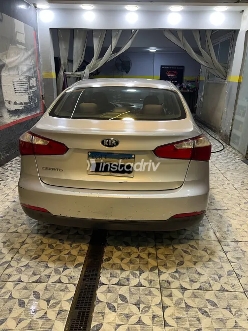 كيا سيراتو 2014 أبيض مستعملة للبيع - 5