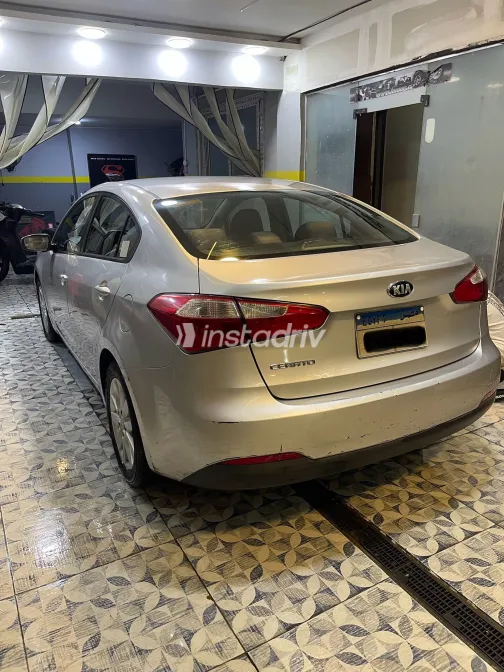 كيا سيراتو 2014 أبيض مستعملة للبيع - 7