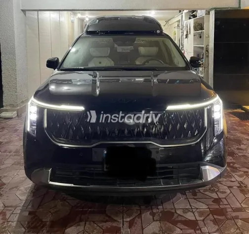 Kia Carnival 2025 Black Used for Sale - 1