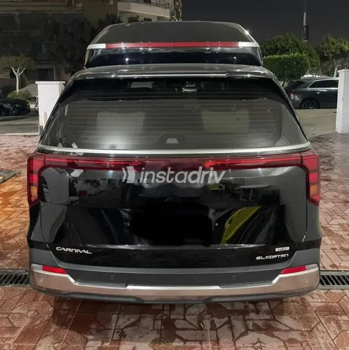 Kia Carnival 2025 Black Used for Sale - 2