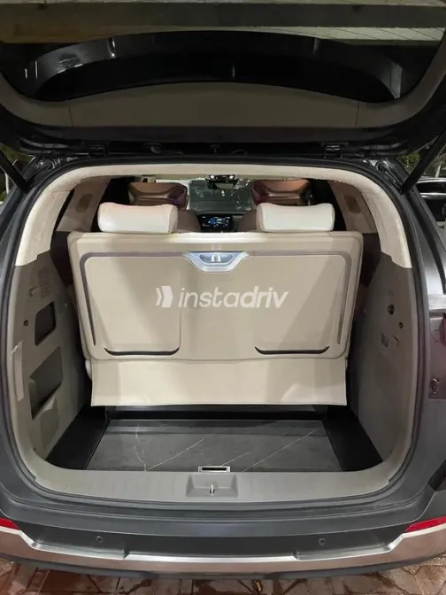 Kia Carnival 2025 Black Used for Sale - 5