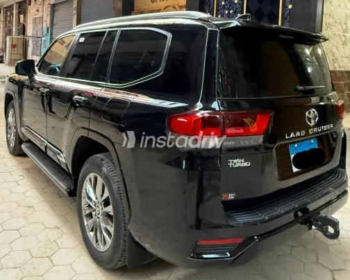 تويوتا لاند كروزر 2025 أسود مستعملة للبيع - 4