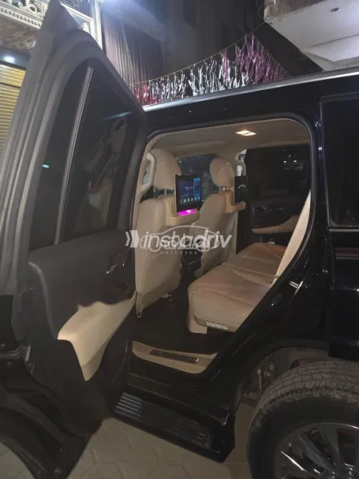 تويوتا لاند كروزر 2025 أسود مستعملة للبيع - 8