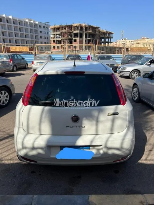 فيات بونتو 2017 أبيض مستعملة للبيع - 4