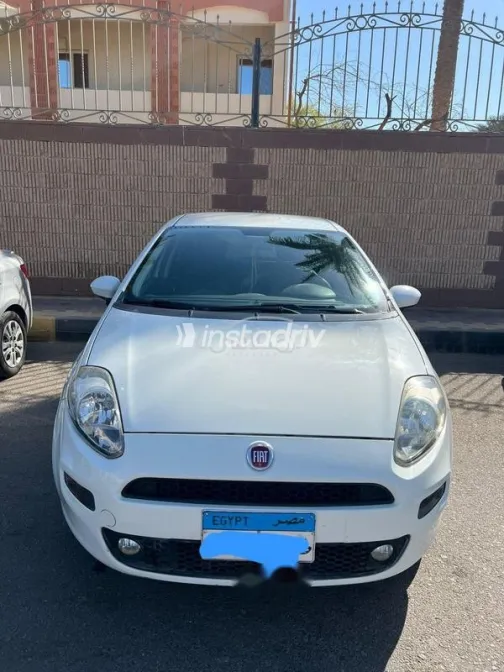 فيات بونتو 2017 أبيض مستعملة للبيع - 6