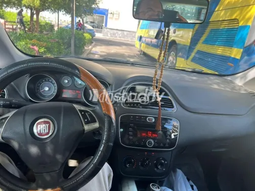 فيات بونتو 2017 أبيض مستعملة للبيع - 7