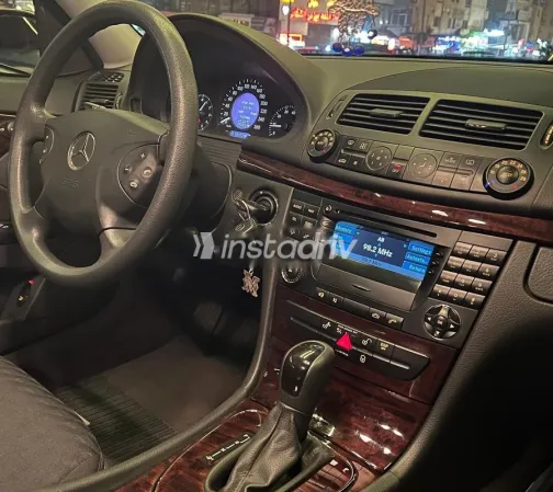 مرسيدس E 220 2005 سماوي مستعملة للبيع - 2