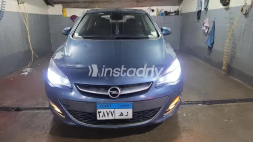 اوبل أسترا 2013 أزرق مستعملة للبيع - 3