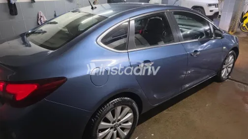 اوبل أسترا 2013 أزرق مستعملة للبيع - 7