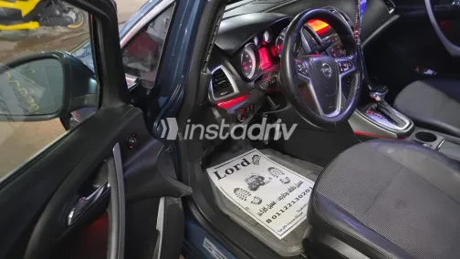 اوبل أسترا 2013 أزرق مستعملة للبيع - 8