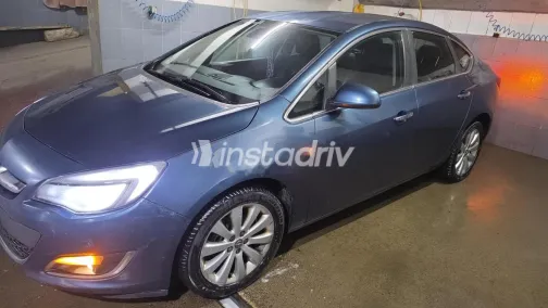 اوبل أسترا 2013 أزرق مستعملة للبيع - 9
