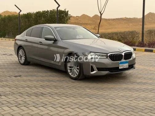 بي ام دبليو 520 2019 أبيض مستعملة للبيع - 4