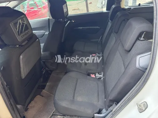 بيجو 5008 2012 أبيض مستعملة للبيع - 4