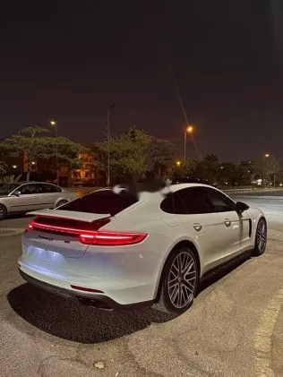 بورش باناميرا 2017 أبيض مستعملة للبيع