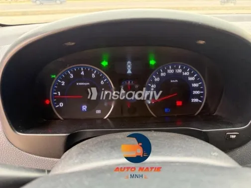 هيونداي افانتي 2010 أسود مستعملة للبيع - 4