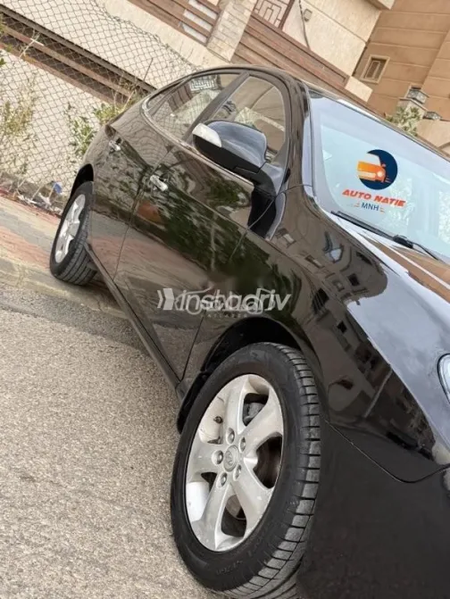 هيونداي افانتي 2010 أسود مستعملة للبيع - 9