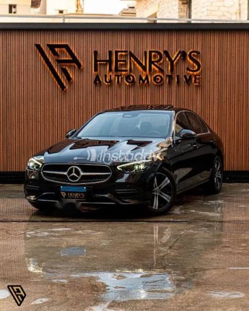 مرسيدس C 200 2023 أسود مستعملة للبيع - 2