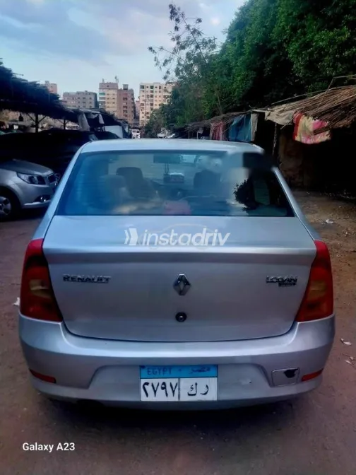 رينو لاجونا 2011 فضي مستعملة للبيع - 2