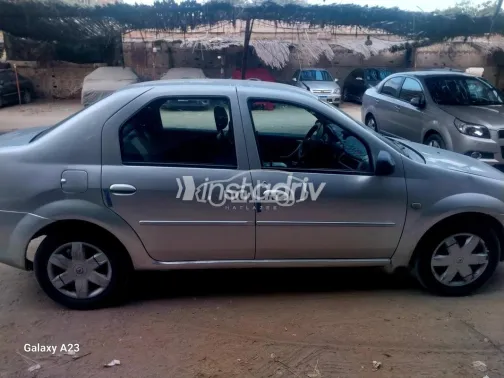 رينو لاجونا 2011 فضي مستعملة للبيع - 4