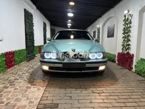 بي ام دبليو 523 1998 أخضر مستعملة للبيع - 1